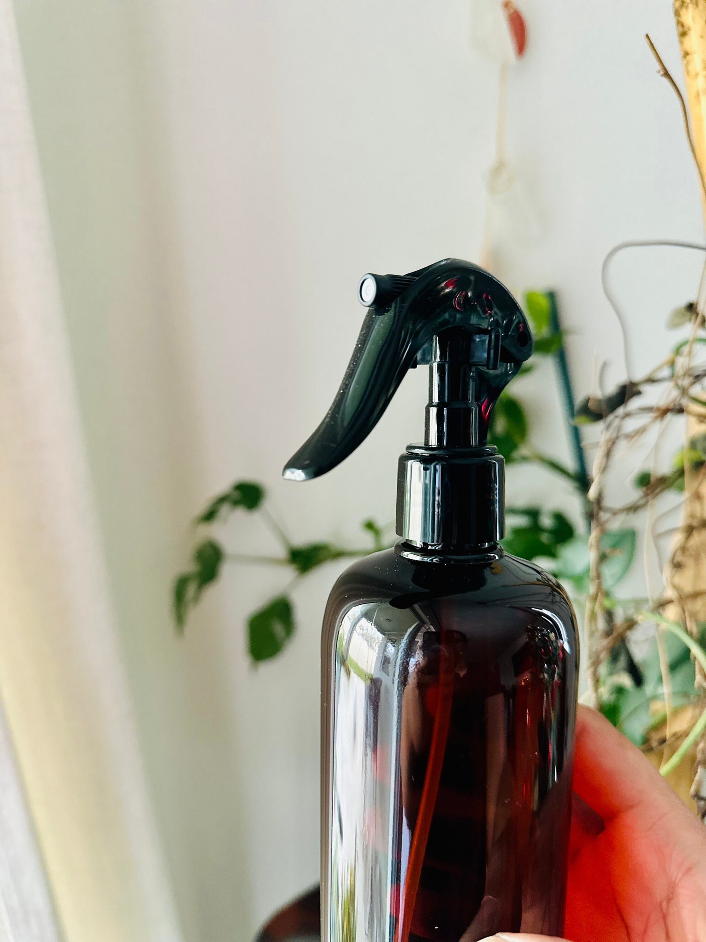 16 Ounce Amber Plastic Plant Spray Bottle Bundle