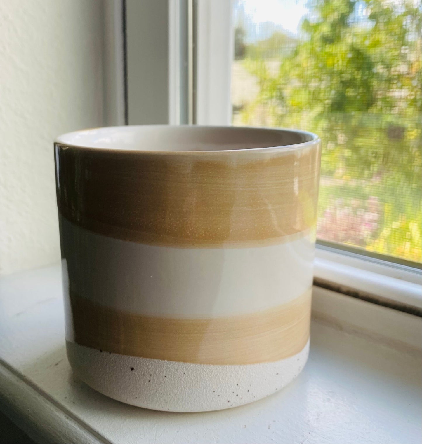 4-Inch Glazed Cream and White Two Textured Catcher Pot - Catch Pot