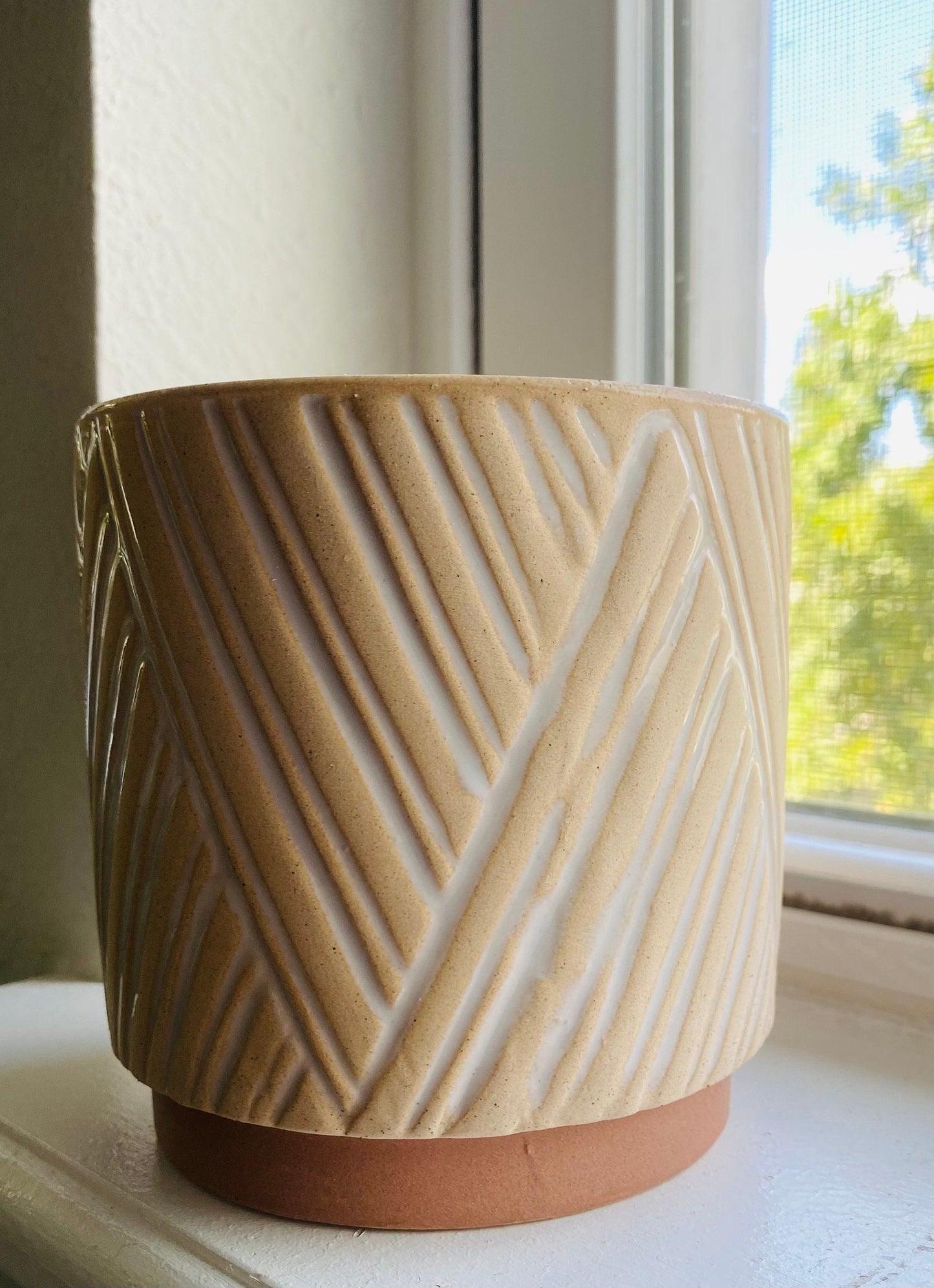 4-Inch White Zig Zag Catcher Pot - Colorful Ceramic Pot