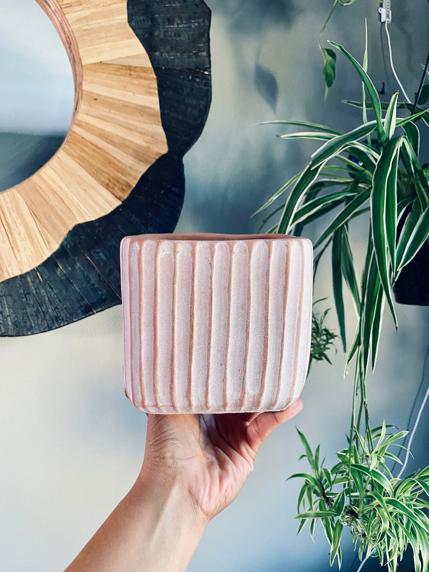 Brown and White Neutral Ribbed Catch Pot - Ceramic 5.5 Inch Pot