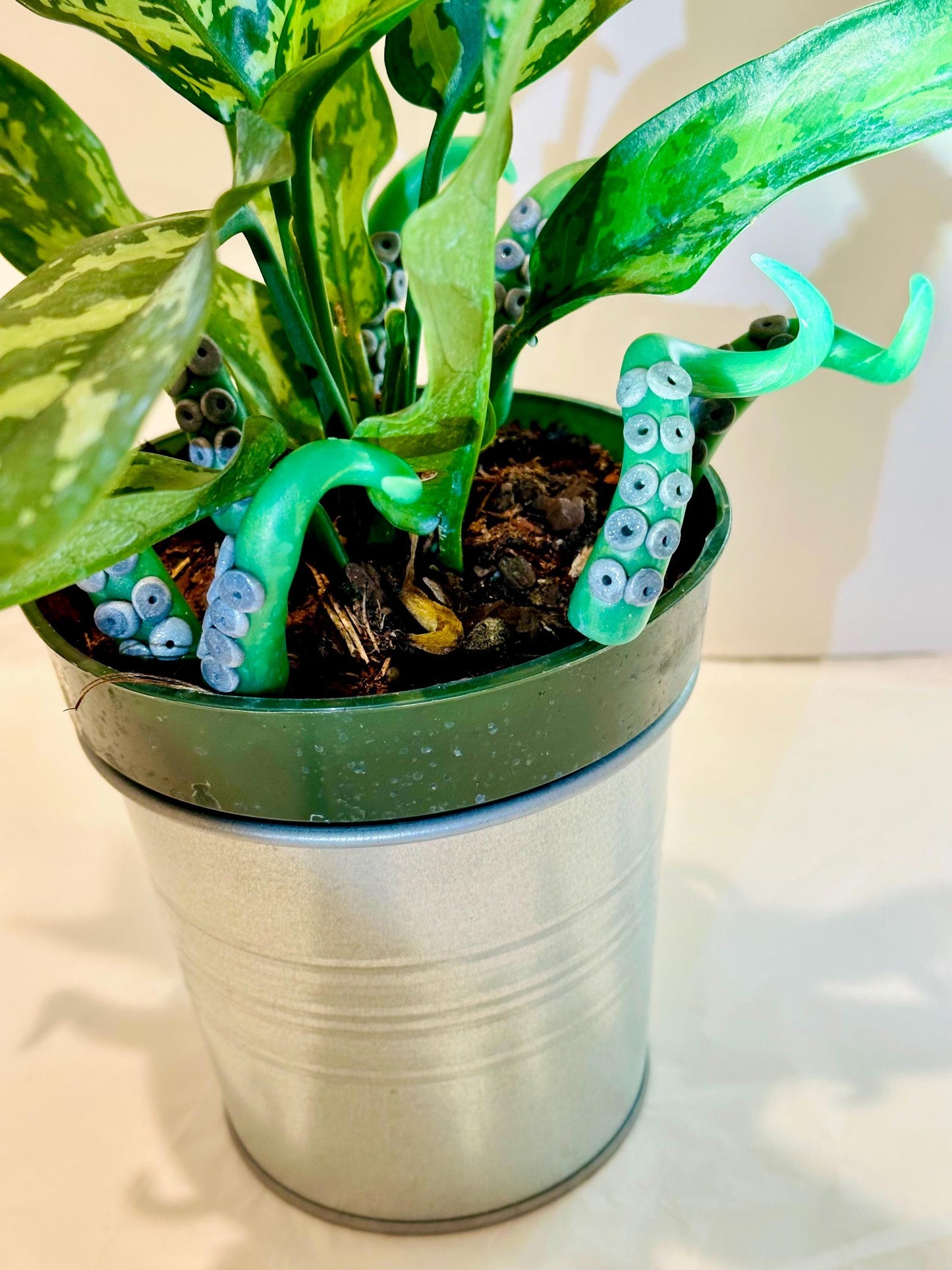 Marble Green & Black Sea Creature Tentacles